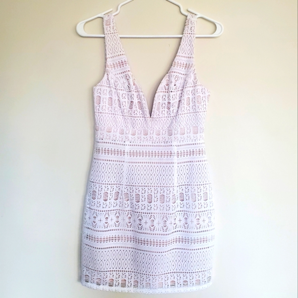 Women's JustFab White Emroidered Cocktail Dress